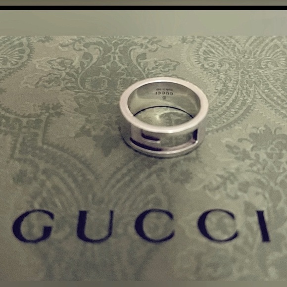 Gucci Authentic Branded Cutout G Silver US6 Silver Unisex Ring - Picture 7 of 7